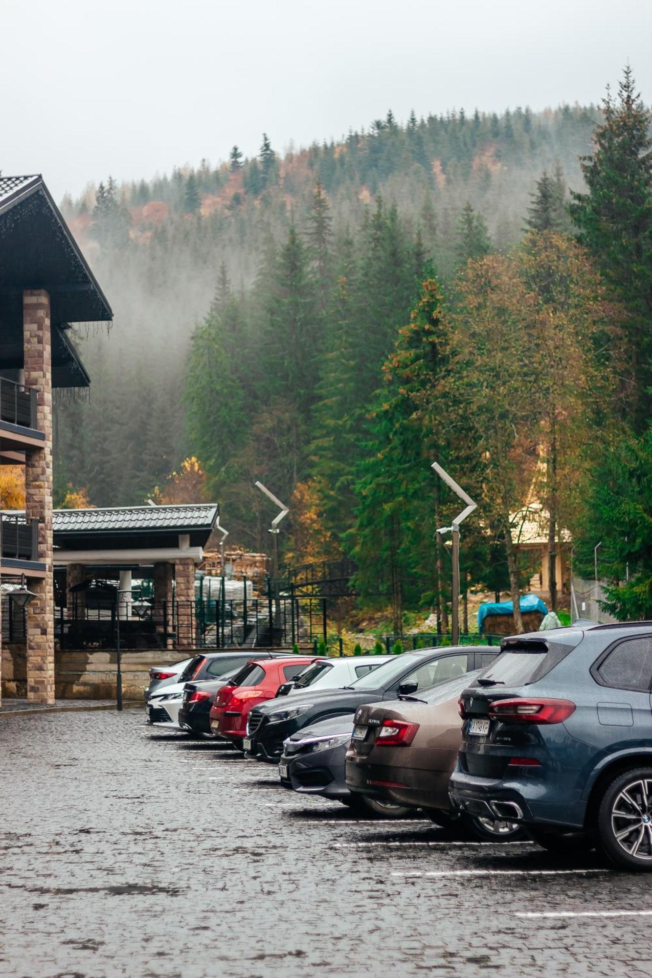 Westhills Cottage Town & Spa Bukovel Exterior photo