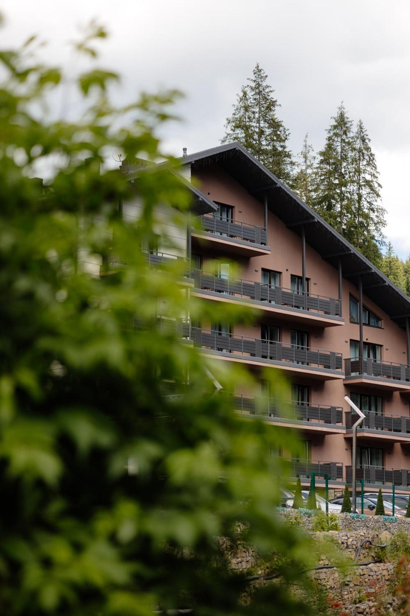 Westhills Cottage Town & Spa Bukovel Exterior photo