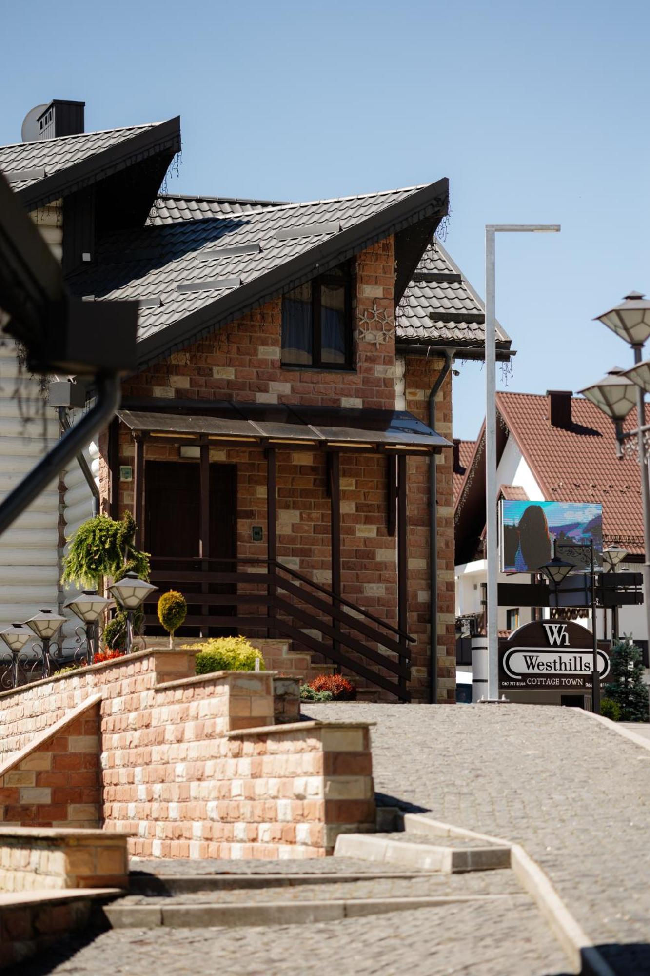 Westhills Cottage Town & Spa Bukovel Exterior photo
